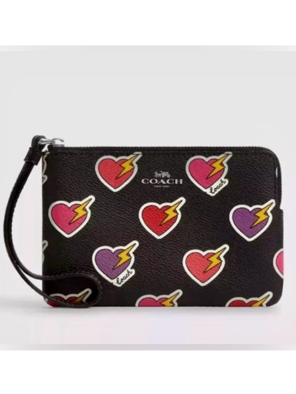 NWT Coach Corner Zip Wristlet With Heart Bolt Print